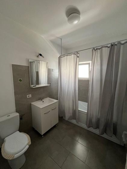 Casă cu 3 camere cu Teren 100 Mp în Central