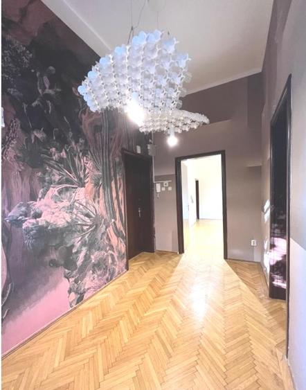 Apartament cu 4 camere în Primăverii