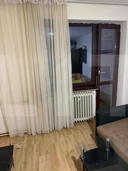 Apartament cu 2 camere semidecomandat, mobilat în Titulescu