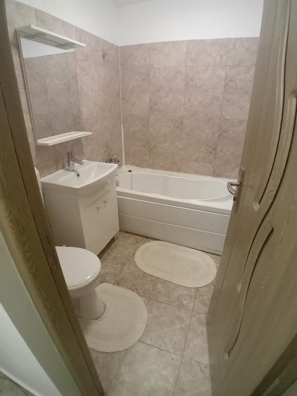 Apartament cu 2 camere semidecomandat în Medicină