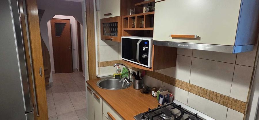 Apartament cu 2 camere decomandat în Titan