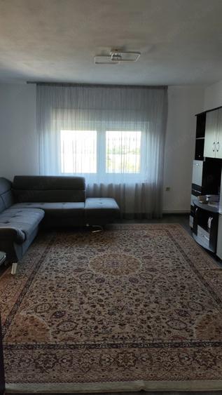 Casă cu Teren 38 Mp în Sălăjeni