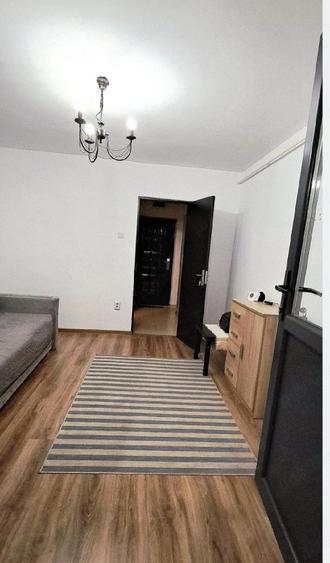 Garsonieră decomandată în Hipodrom