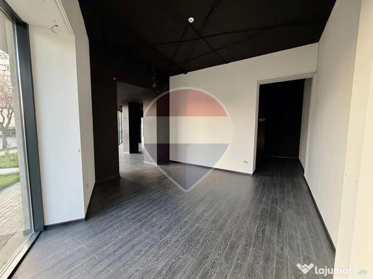 Spațiu comercial, de 270 mp, în Nord