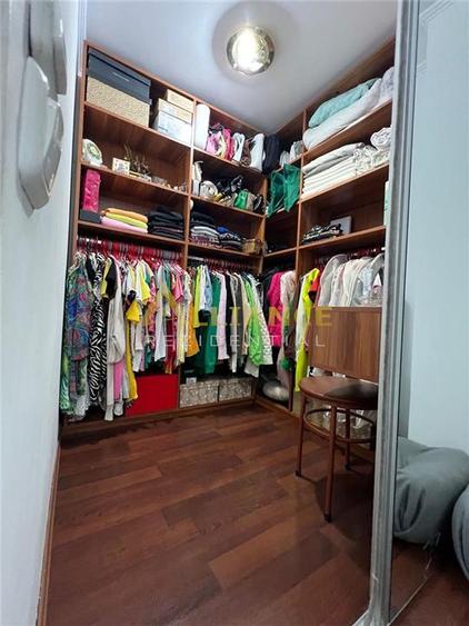 Apartament cu 3 camere decomandat, mobilat în Central
