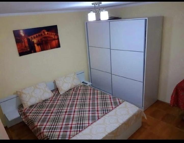 Casă cu 3 camere cu Teren 100 Mp în Trocadero