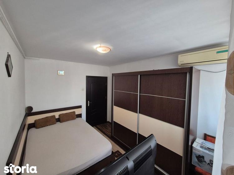 Apartament cu 3 camere semidecomandat, mobilat în Titan