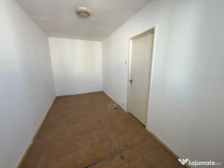 Apartament cu 2 camere semidecomandat în Malu Roșu