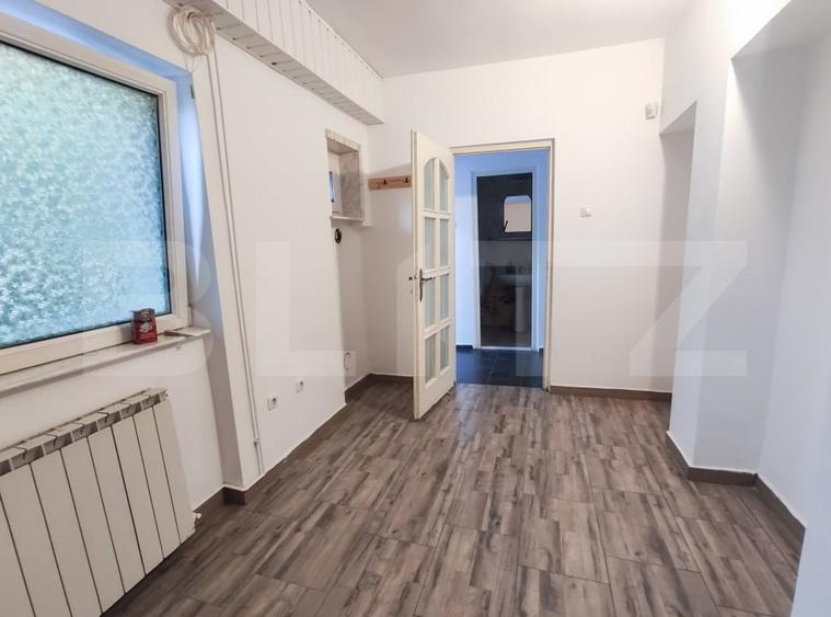 Birou, de 45 mp, în Central