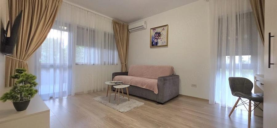 Garsonieră decomandată în Central