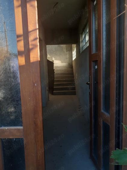 Casă cu 5 camere cu Teren 250 Mp în Buzaului