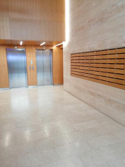 Apartament cu 2 camere semidecomandat în P-ta Presei Libere