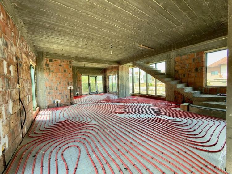 Casă individuală cu 5 camere cu Teren 400 Mp în Ultracentral