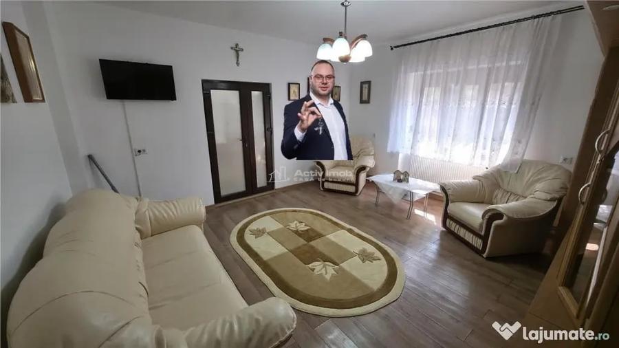 Casă cu 8 camere cu Teren 432 Mp în Central