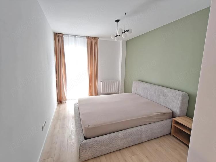 Apartament cu 3 camere semidecomandat în Florești
