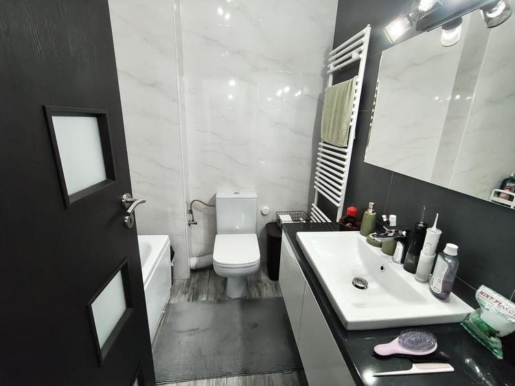 Apartament cu 3 camere decomandat, mobilat în Politehnica