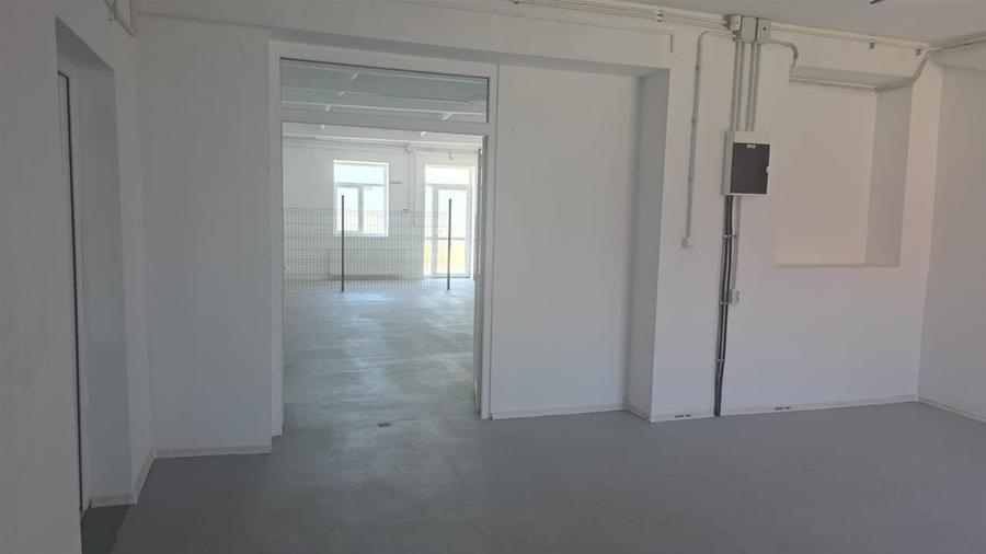 Spațiu industrial, de 260 mp, în 9 Mai