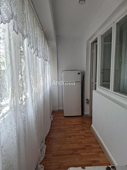 Garsoniera Craiovei de vanzare in bloc de apartamente