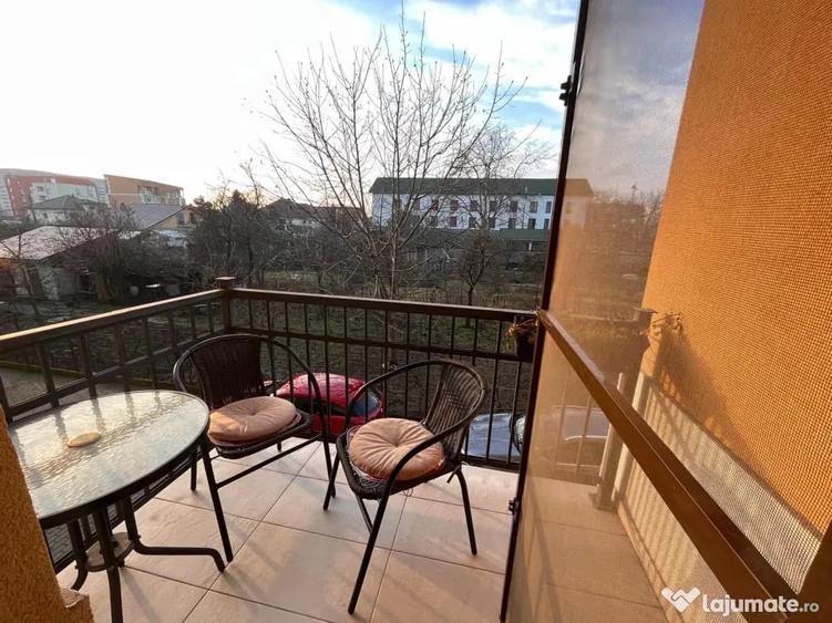 Apartament cu 2 camere semidecomandat, mobilat în Aradului