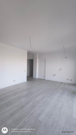 Apartament cu 5 camere decomandat în Fundeni