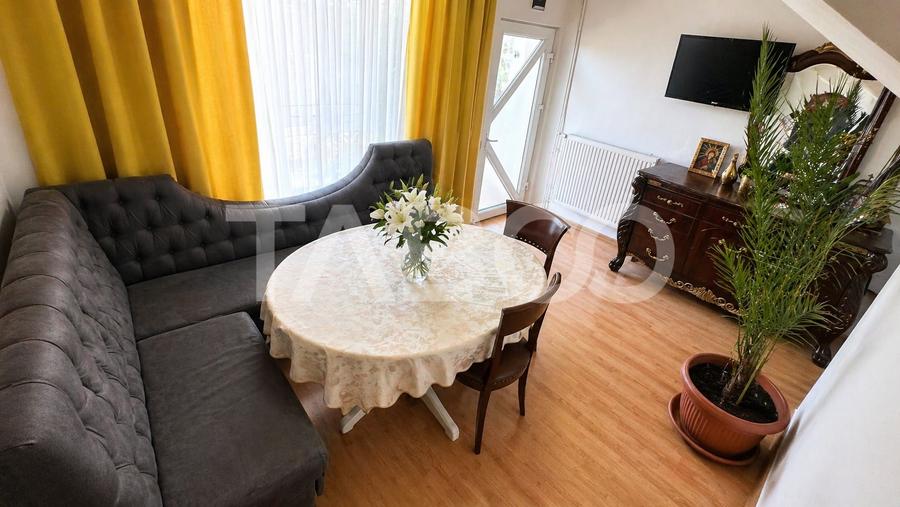 Apartament cu 3 camere decomandat, mobilat în Șelimbăr