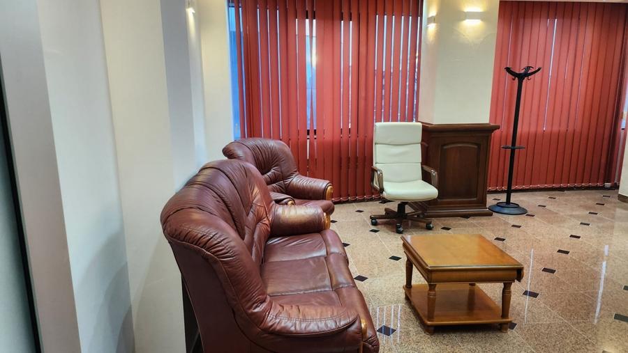 Birou, de 1,157 mp, în Dămăroaia