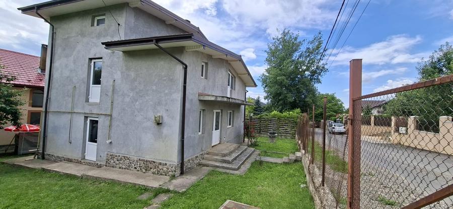 Casă individuală cu 4 camere cu Teren 400 Mp în Bucium