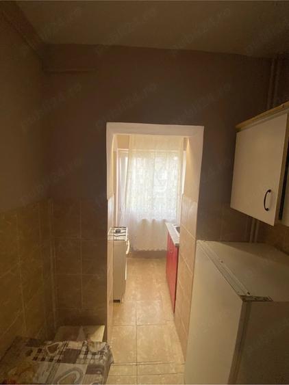 Garsonieră decomandată în Central