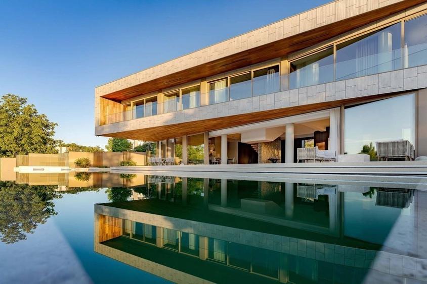 Casă individuală cu 7 camere cu Piscina în Ghermănești