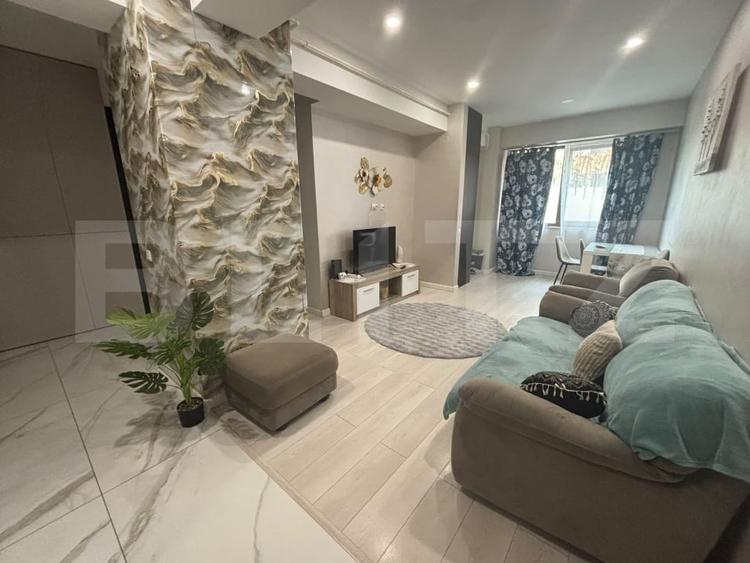 Apartament cu 3 camere decomandat, mobilat în Central