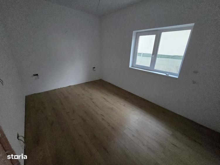 Casă cu 3 camere cu Teren 330 Mp în Moșnița Nouă