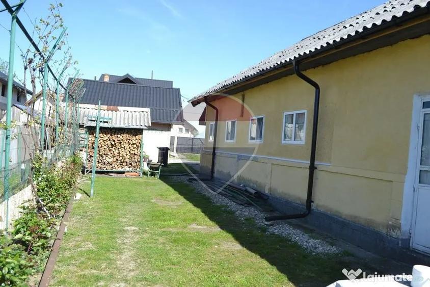 Casă cu 5 camere cu Teren 1842 Mp în Boboci