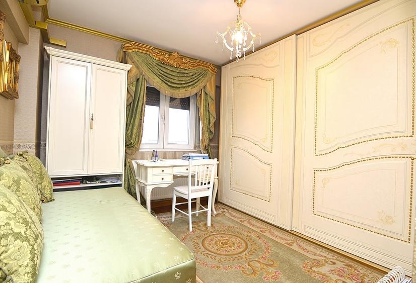 Apartament cu 3 camere decomandat, mobilat în Unirii