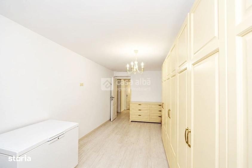 Casă cu 4 camere în Breazu