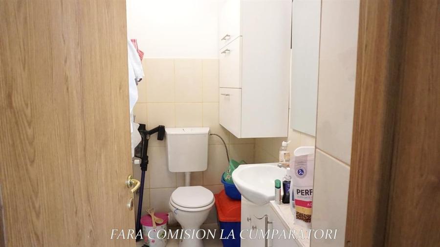 Duplex cu 7 camere cu Canalizare în 1 Mai