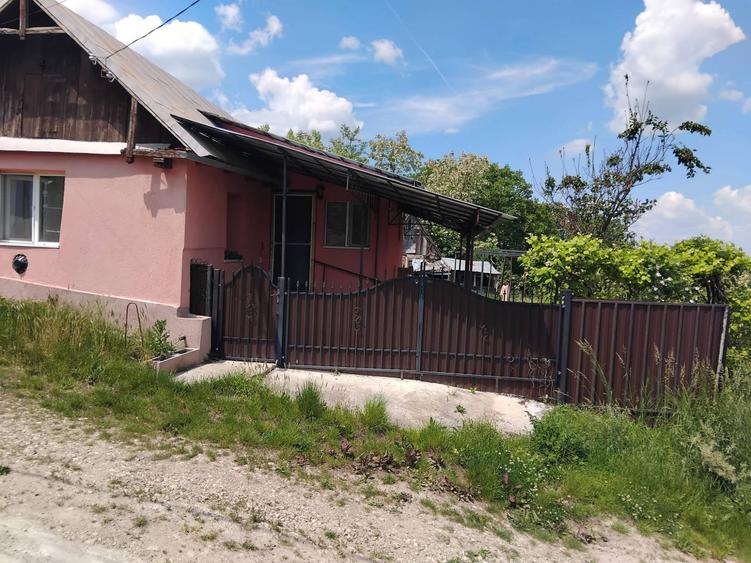 Casă cu 1 camere cu Teren 900 Mp în Dezmir