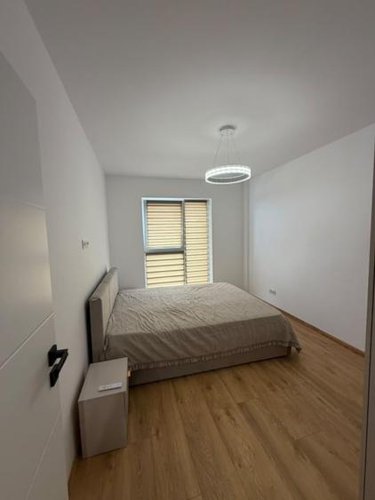 Apartament cu 3 camere decomandat, mobilat în Independenței