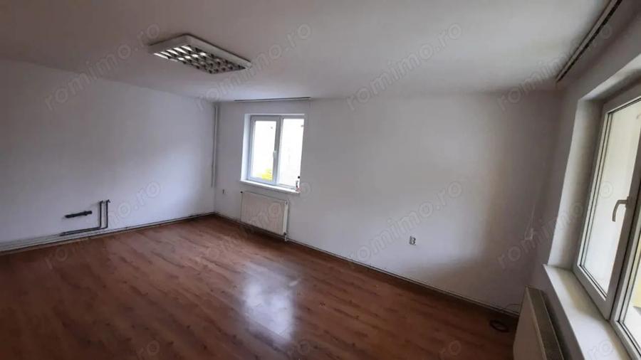 Spațiu comercial, de 25 mp, în Cedonia