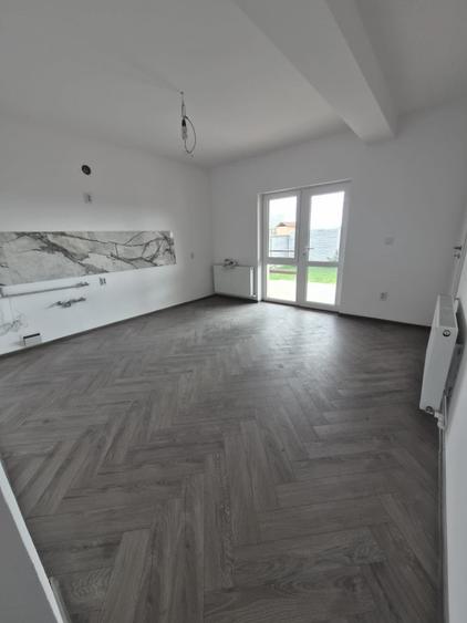 Casă cu 4 camere cu Teren 300 Mp în Sud-Est
