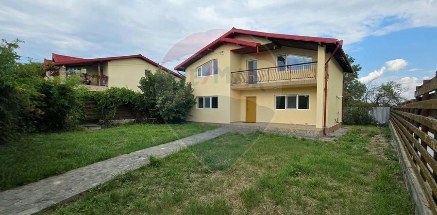 Casă individuală cu 4 camere cu Teren 445 Mp în Valea Voievozilor