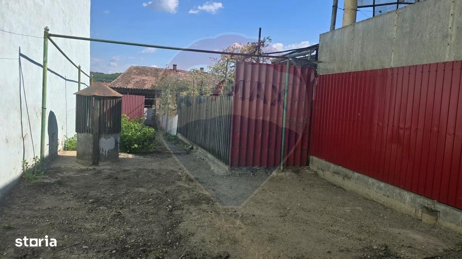 Casă cu 4 camere în Central