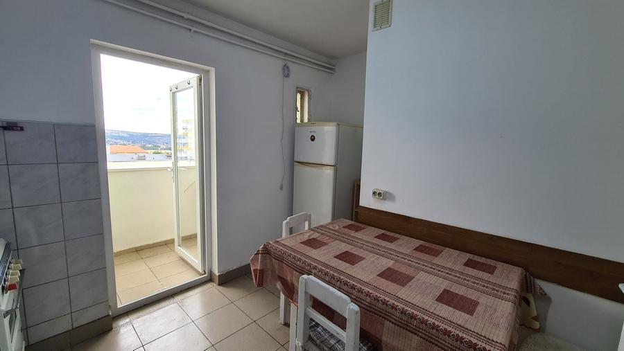 Apartament cu 2 camere decomandat, mobilat în Zorilor