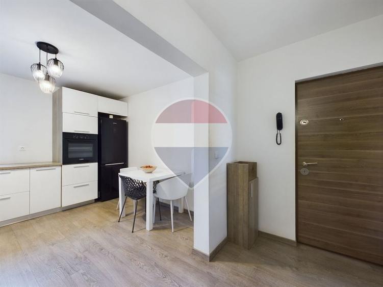 Apartament cu 3 camere decomandat, mobilat în Vitan