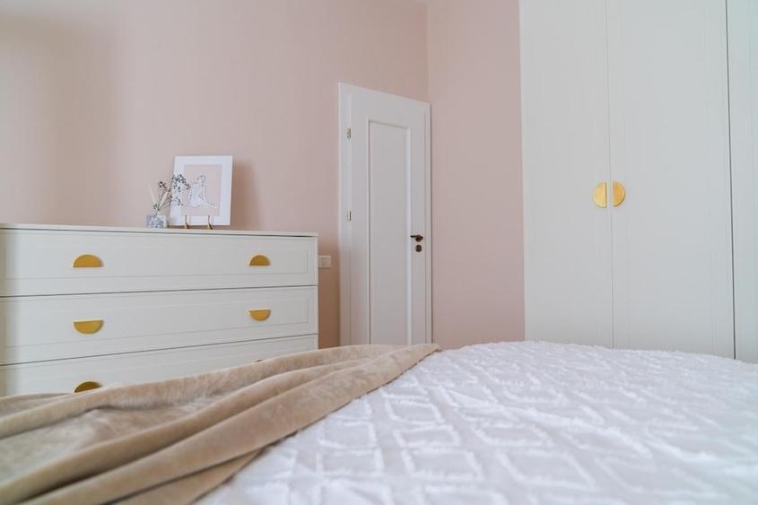Apartament cu 2 camere semidecomandat, mobilat în Universitate