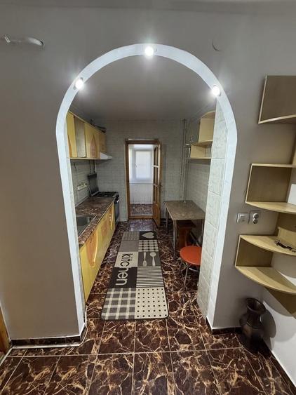 Apartament cu 2 camere decomandat în Nicolina