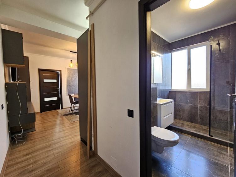 Apartament cu 2 camere semidecomandat, mobilat în Central
