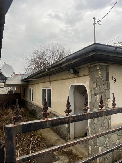 Casă cu 3 camere cu Teren 190 Mp în Central