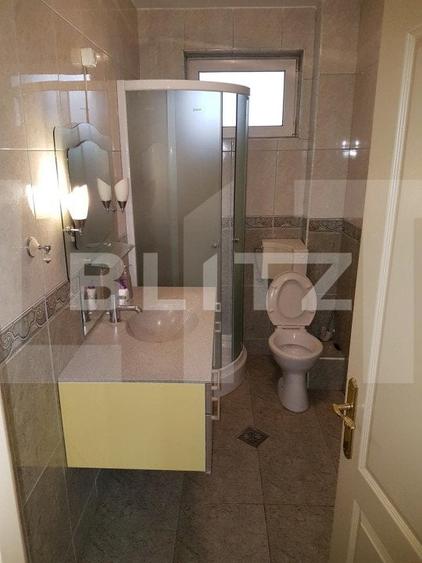 Casă individuală cu 10 camere cu Garaj în Zorilor