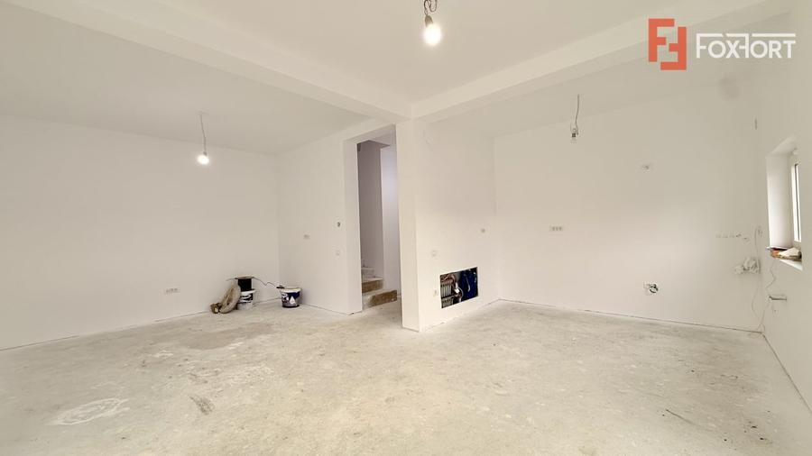 Duplex cu 4 camere cu Canalizare în Moșnița Veche