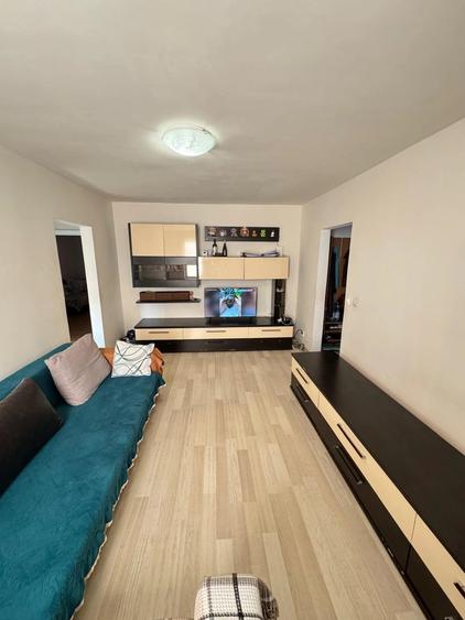 Apartament cu 3 camere decomandat în Alexandru cel Bun